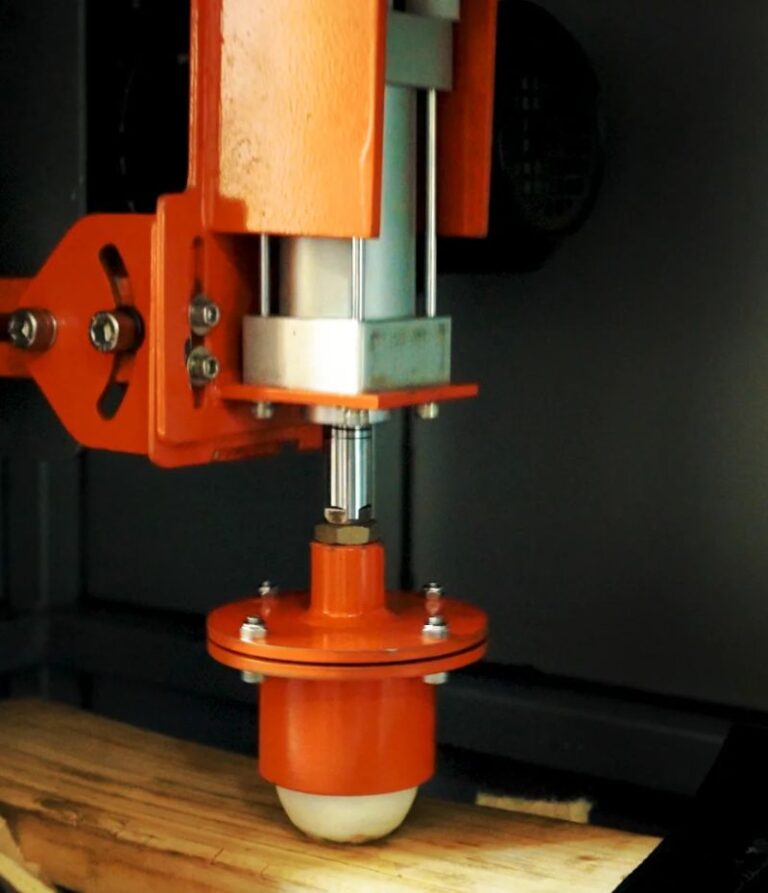 Cricket Bat Knocking Machine - Woodpecker Sports